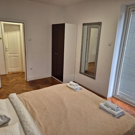 נובי סאד Apartmani Jasmin מראה חיצוני תמונה