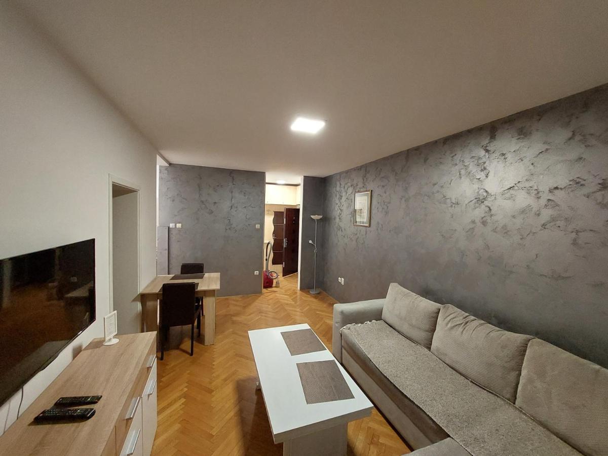 נובי סאד Apartmani Jasmin מראה חיצוני תמונה